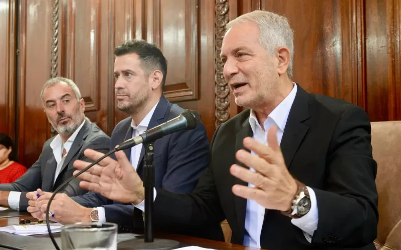 Nuevo aumento salarial para los trabajadores municipales de La Plata ...